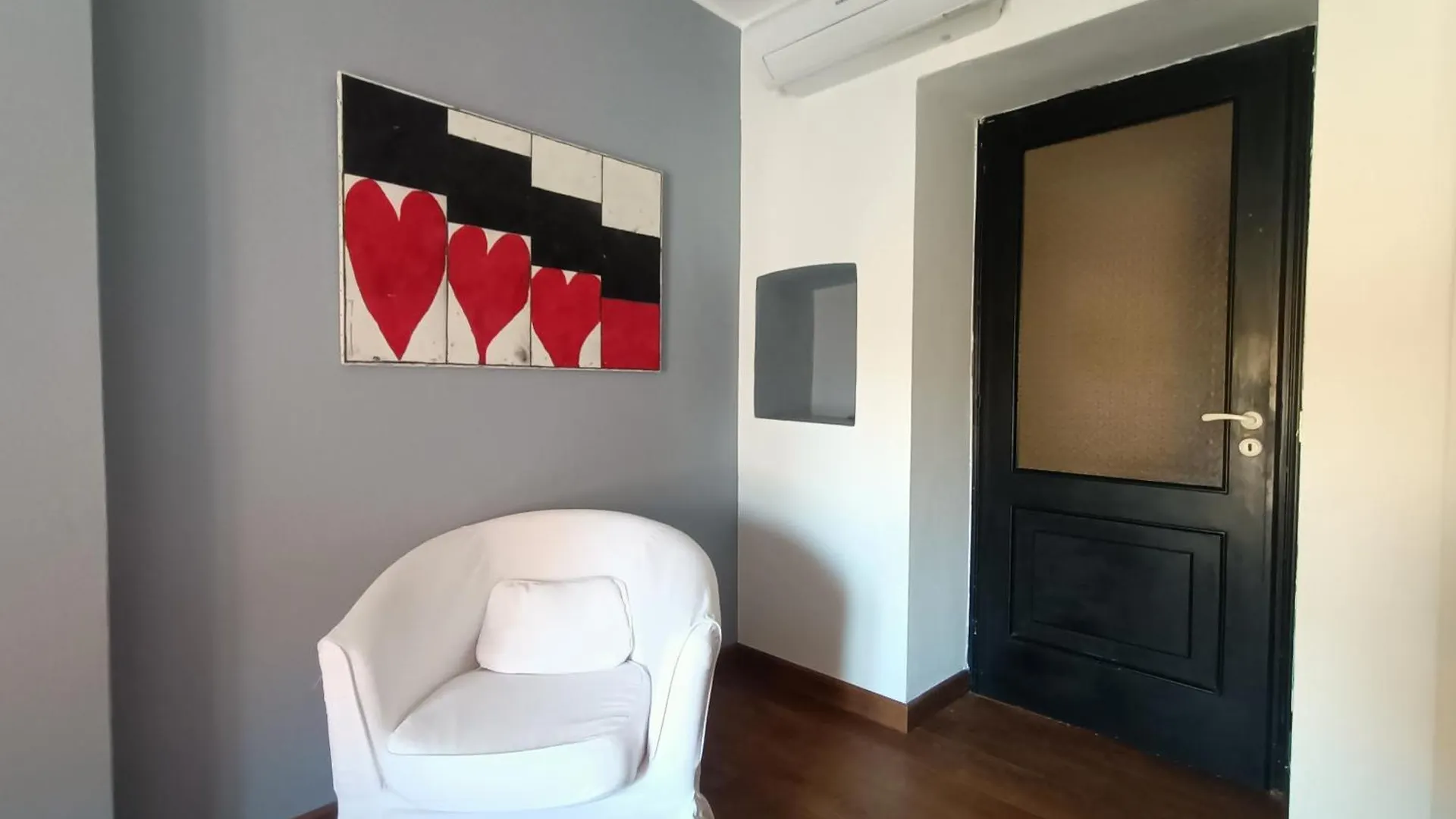 Delle Erbe - The Nightlife Apartment Albenga Italy