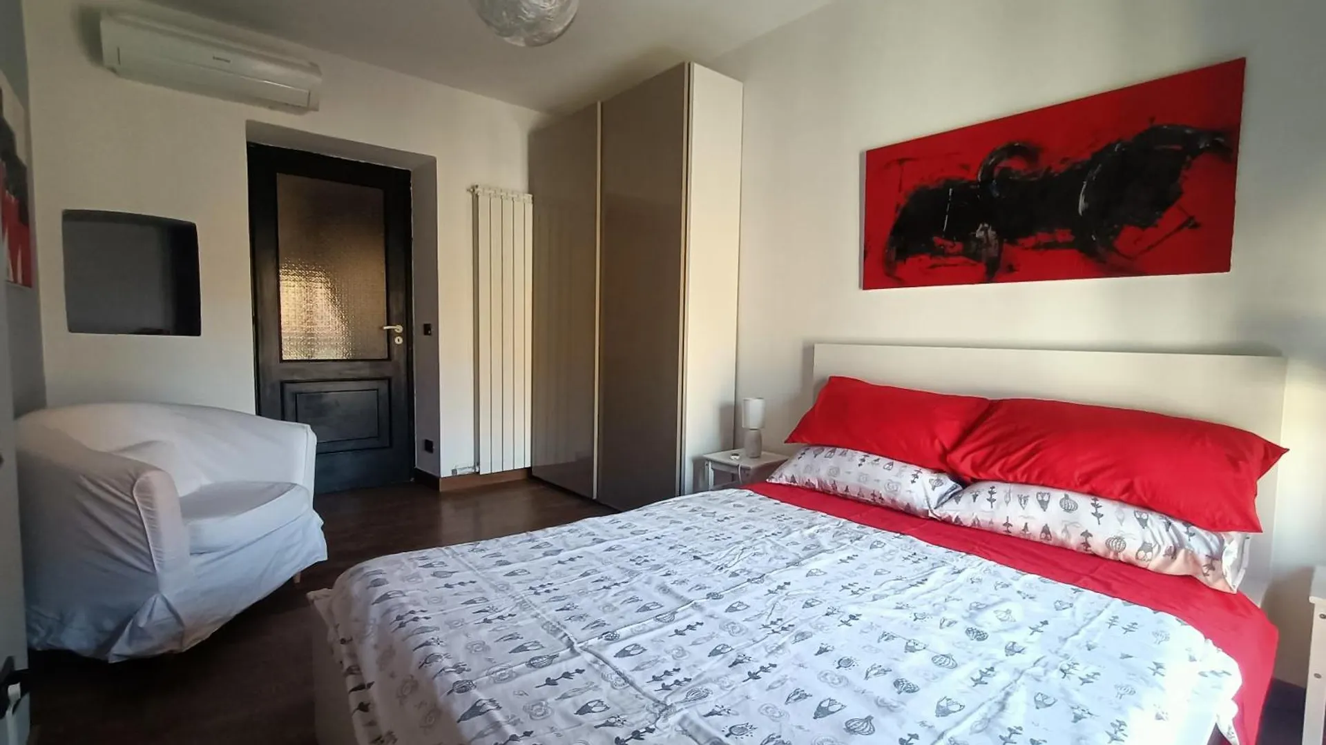 Delle Erbe - The Nightlife Apartment Albenga Italy