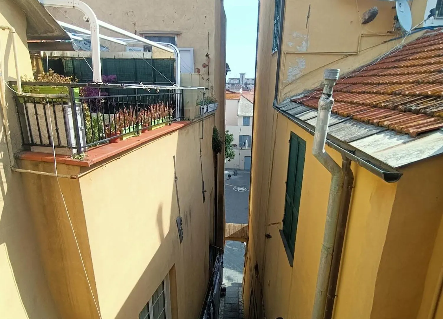 Delle Erbe - The Nightlife Apartment Albenga 0*,  Italy